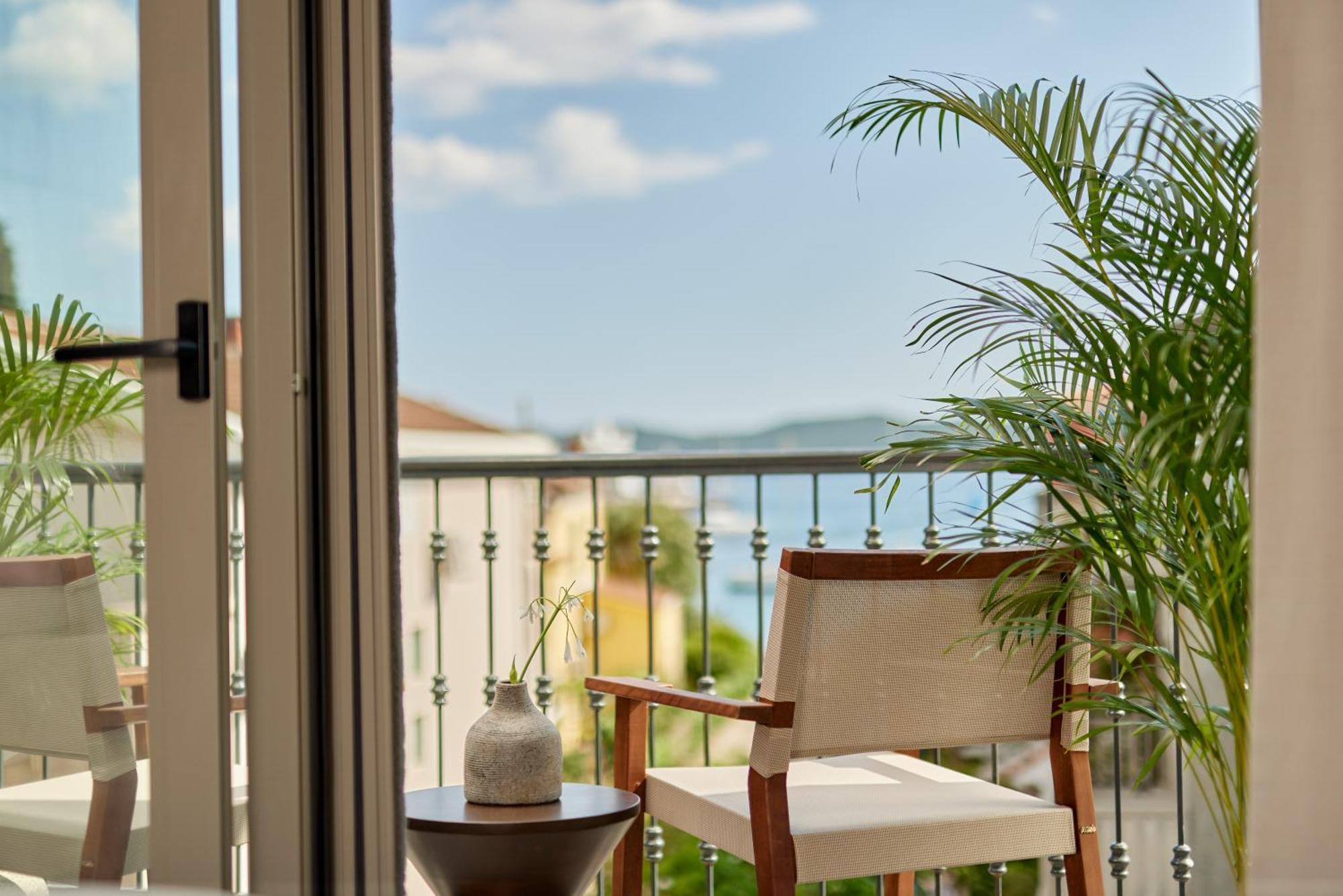 Casa Manor Boutique Hotel Тиват Екстериор снимка